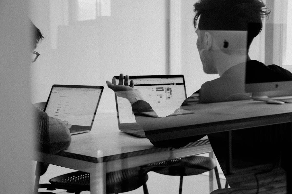 Wireless presentation in meeting rooms