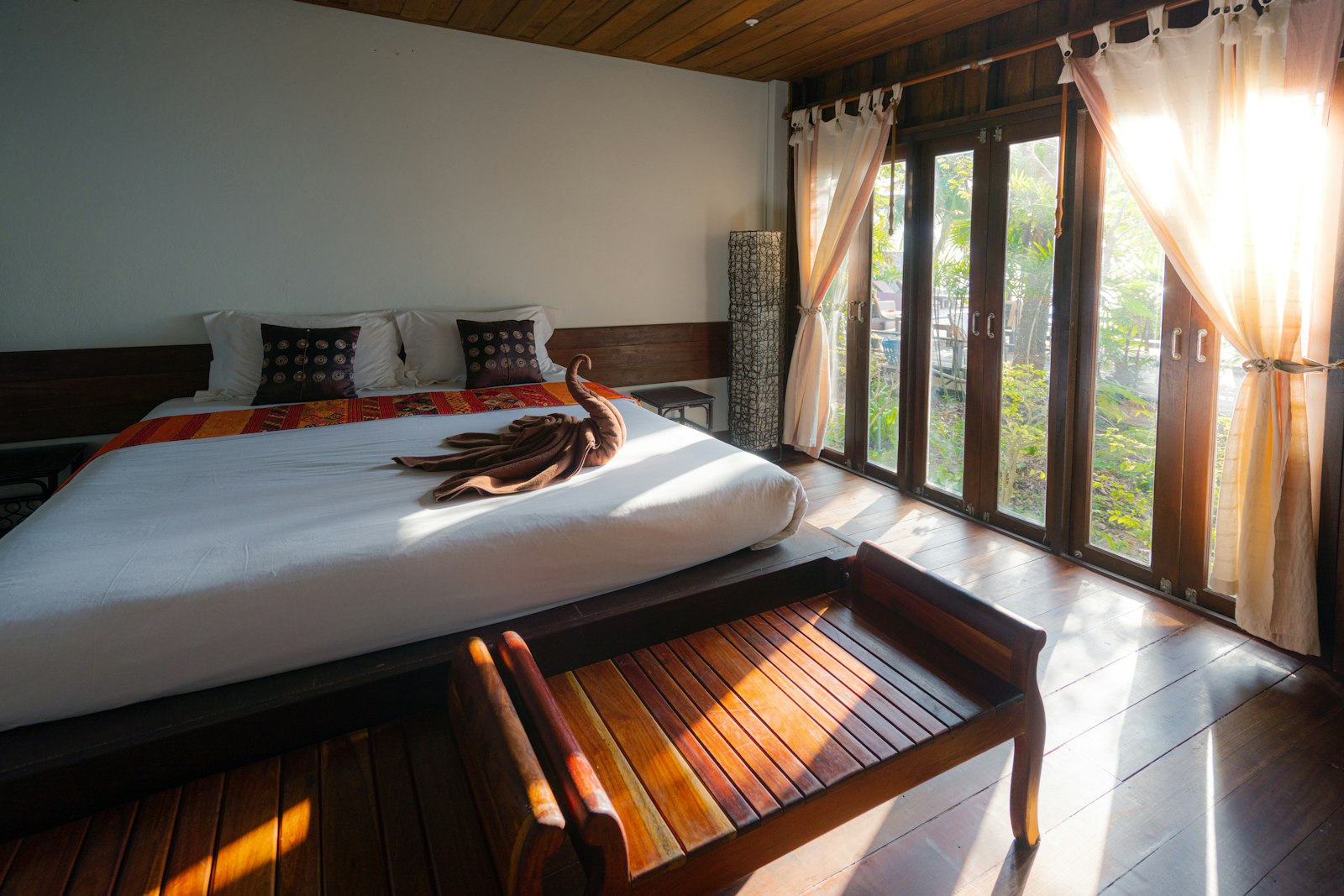 Intelligent guestroom lighting and comfort control
